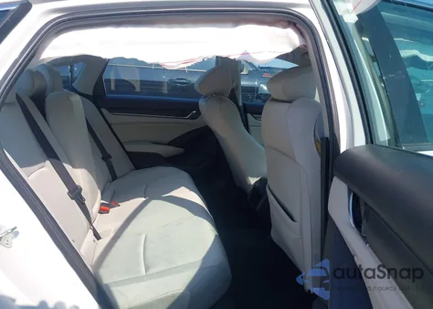 2021 Honda Accord Lx z USA, uszkodzony, nr VIN 1HGCV1F19MA018602